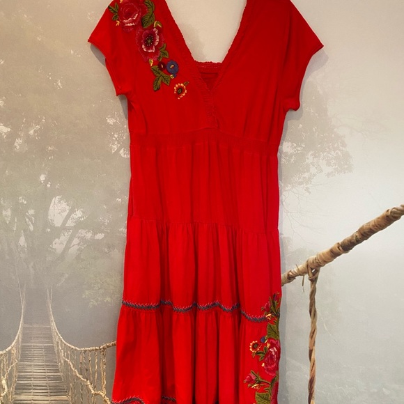 Johnny Was Los Angeles Embroidered Tiered Red Midi Dress Size Medium - Picture 1 of 9